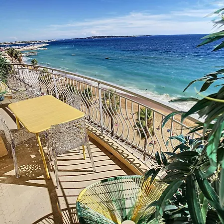 Penthouse With Unique Rooftop Terrace 301 Cannes